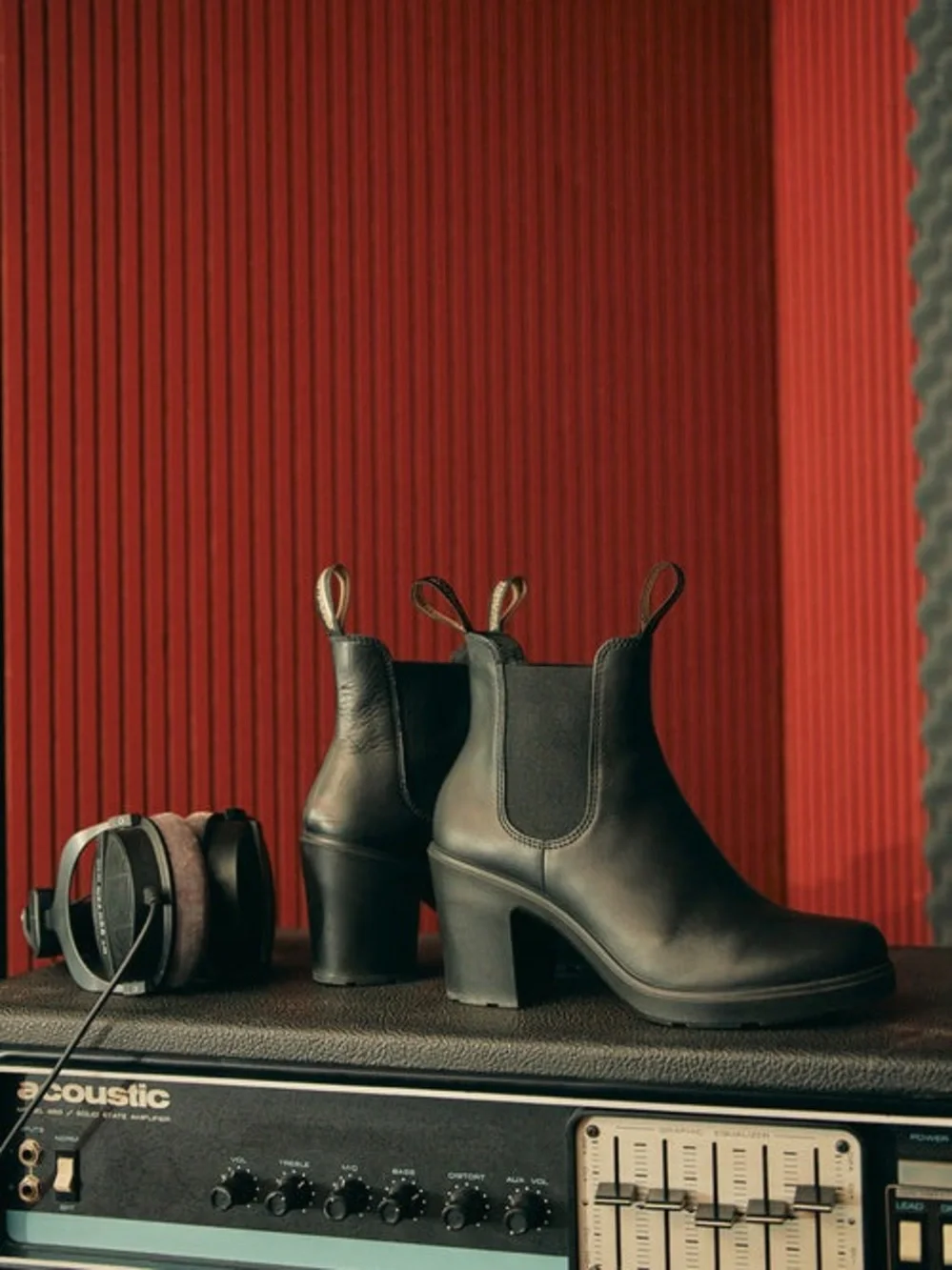 Blundstone Black Leather Ankle Boots with Block Heel - Picture 3 of 9